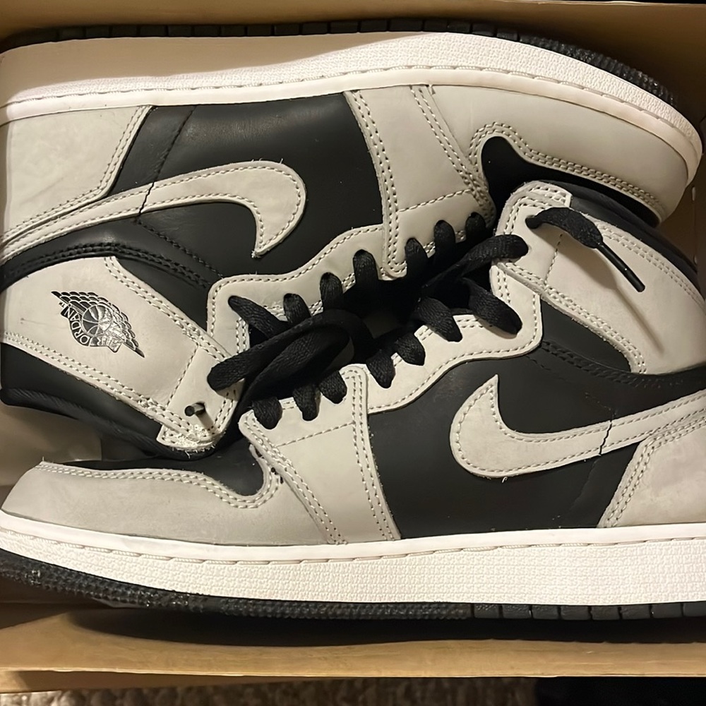 Jordan retro 1 : grey/black “shadow”